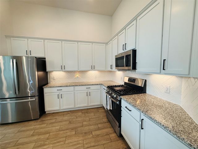 439 S Amherst Drive, West Columbia, TX 77486