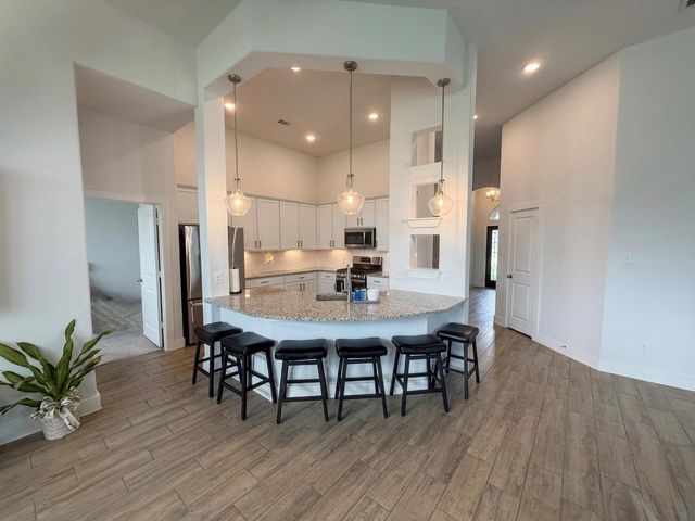 439 S Amherst Drive, West Columbia, TX 77486