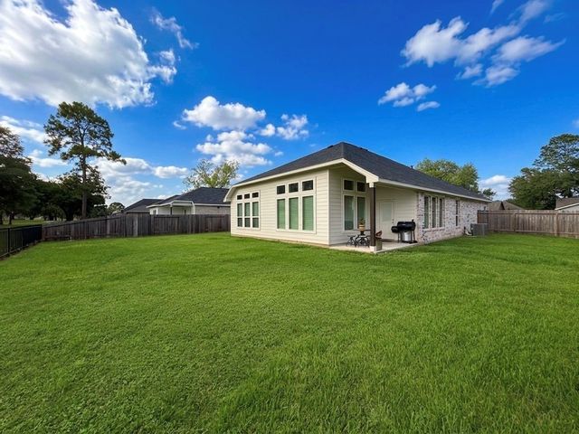 439 S Amherst Drive, West Columbia, TX 77486