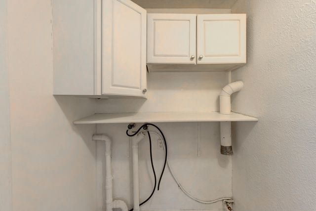 8022 Sycamore Avenue, Highland, IN 46322