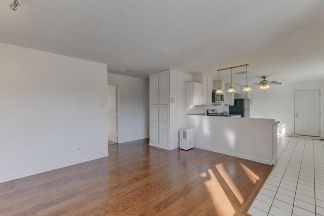 8022 Sycamore Avenue, Highland, IN 46322