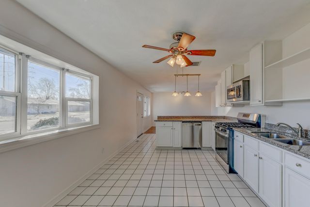 8022 Sycamore Avenue, Highland, IN 46322