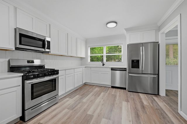 204 N Holly Avenue, Sherman, TX 75092