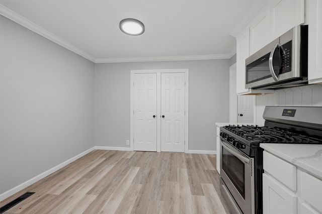 204 N Holly Avenue, Sherman, TX 75092