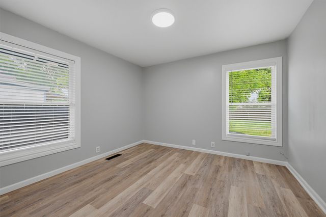 204 N Holly Avenue, Sherman, TX 75092