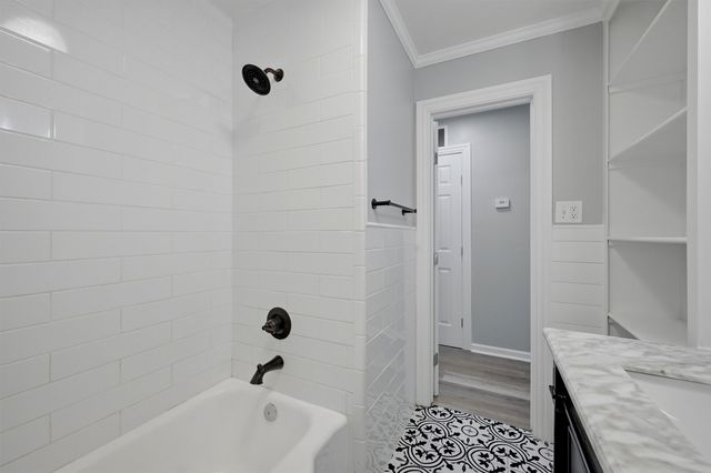 204 N Holly Avenue, Sherman, TX 75092