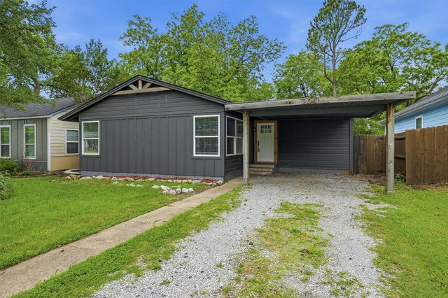 204 N Holly Avenue, Sherman, TX 75092