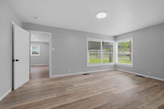 204 N Holly Avenue, Sherman, TX 75092