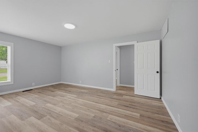 204 N Holly Avenue, Sherman, TX 75092