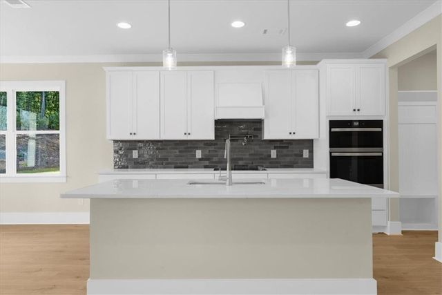 5533 Keswick Drive, Flowery Branch, GA 30542