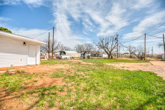 112 N Jefferson Street, Bronte, TX 76933