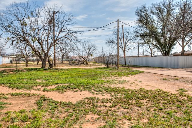 112 N Jefferson Street, Bronte, TX 76933