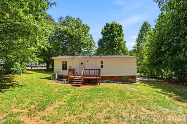 134 Knight N Gail Drive, Mooresville, NC 28115