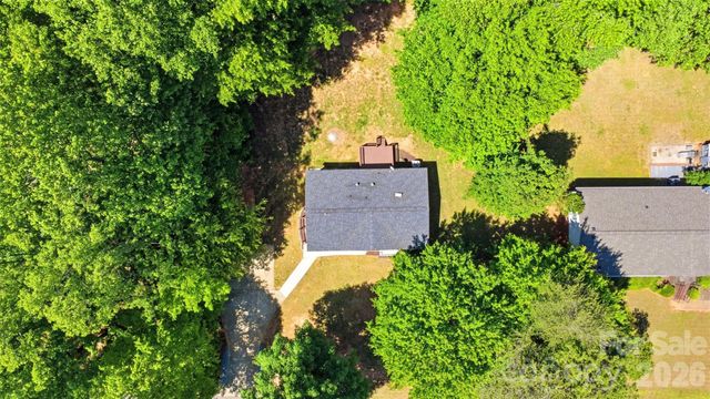 134 Knight N Gail Drive, Mooresville, NC 28115