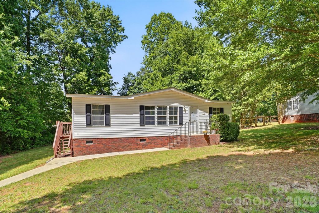 134 Knight N Gail Drive, Mooresville, NC 28115