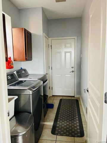 45322 Bartlett Drive, Novi, MI 48377