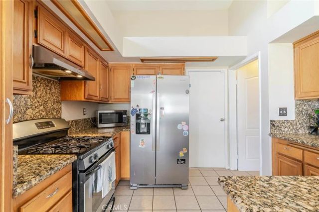 5813 W Avenue L11, Quartz Hill, CA 93536