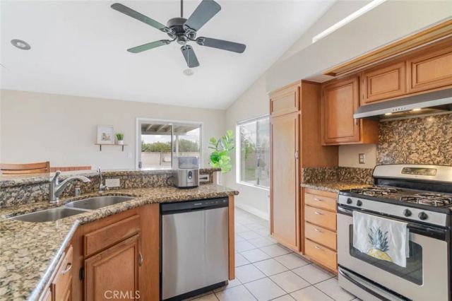 5813 W Avenue L11, Quartz Hill, CA 93536