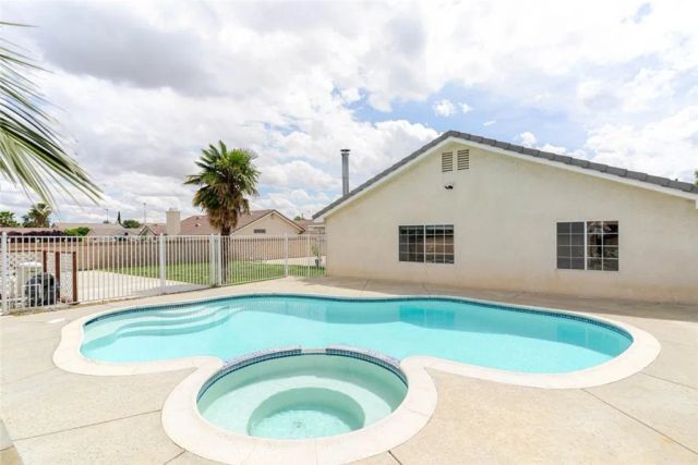 5813 W Avenue L11, Quartz Hill, CA 93536