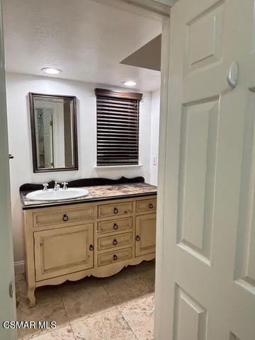 161 Teasdale Street, Thousand Oaks, CA 91360