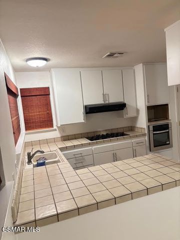 161 Teasdale Street, Thousand Oaks, CA 91360