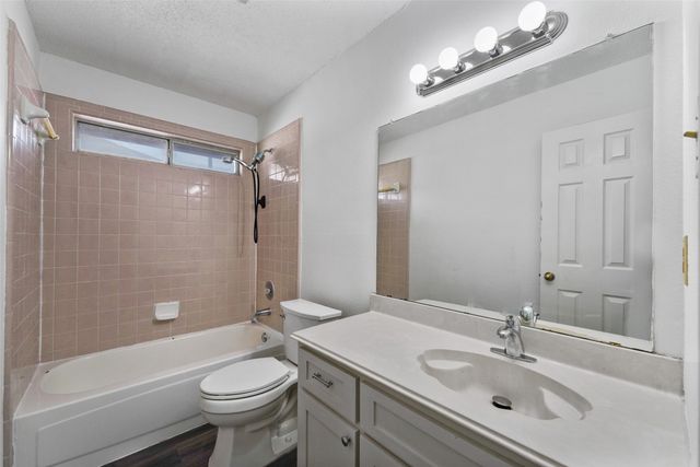 2600 Waterloo Lane, Mesquite, TX 75181