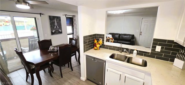 6117 West Oakey Boulevard A, Las Vegas, NV 89146