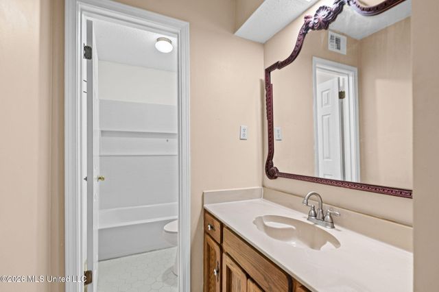 5915 Roman Hill Drive, Olive Branch, MS 38654