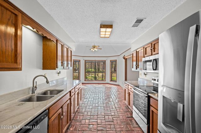 5915 Roman Hill Drive, Olive Branch, MS 38654