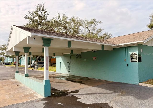 284 115TH AVENUE N 3, St Petersburg, FL 33716