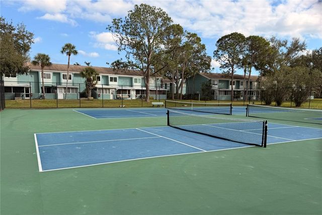 284 115TH AVENUE N 3, St Petersburg, FL 33716