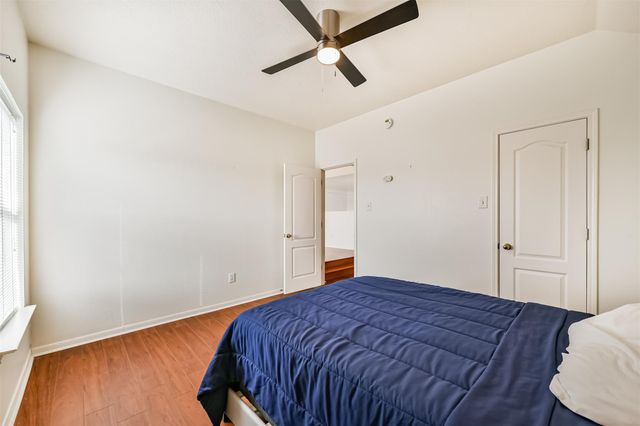 4113 Oak Point Drive, Pearland, TX 77581