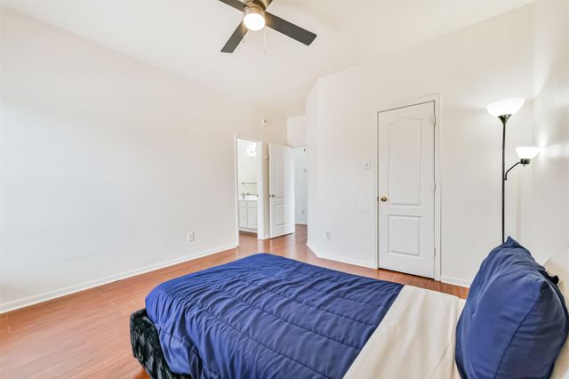 4113 Oak Point Drive, Pearland, TX 77581
