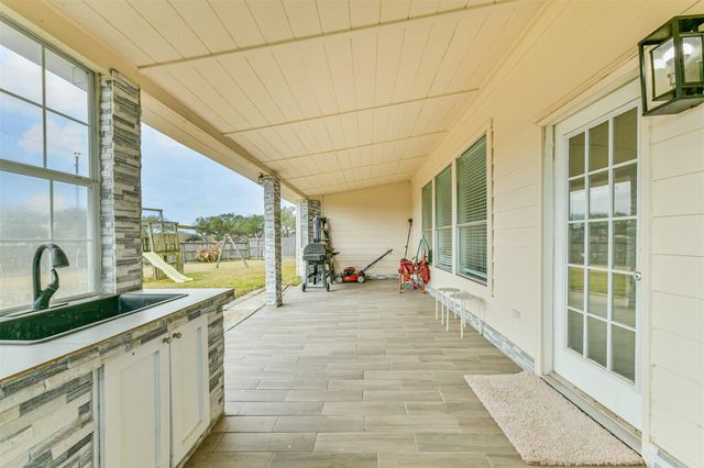 4113 Oak Point Drive, Pearland, TX 77581