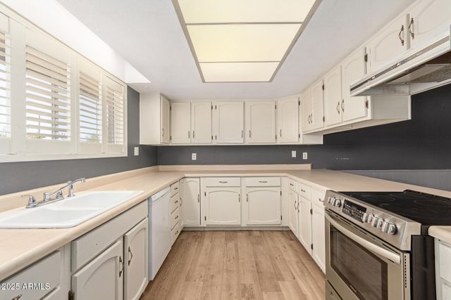 3825 W ROYAL PALM Road, Phoenix, AZ 85051