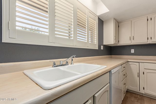 3825 W ROYAL PALM Road, Phoenix, AZ 85051