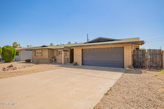 3825 W ROYAL PALM Road, Phoenix, AZ 85051