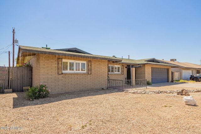 3825 W ROYAL PALM Road, Phoenix, AZ 85051