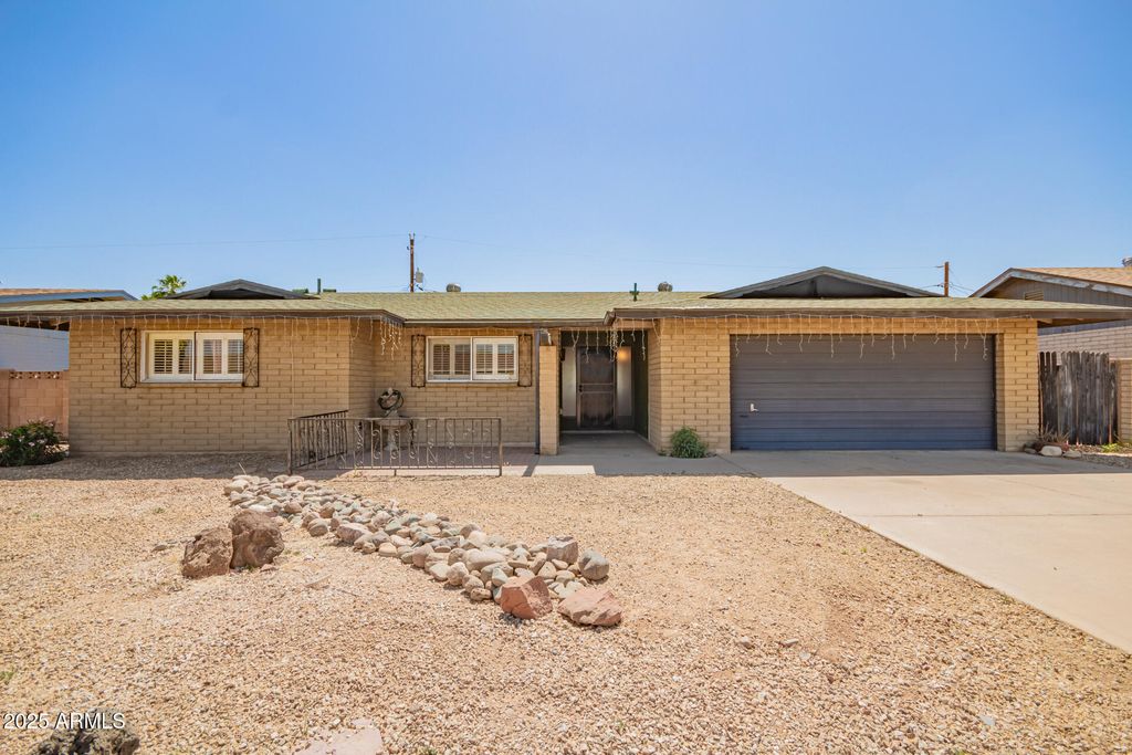 3825 W ROYAL PALM Road, Phoenix, AZ 85051