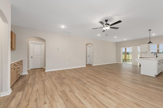 813 N Rainbow Lake St, Wichita, KS 67235