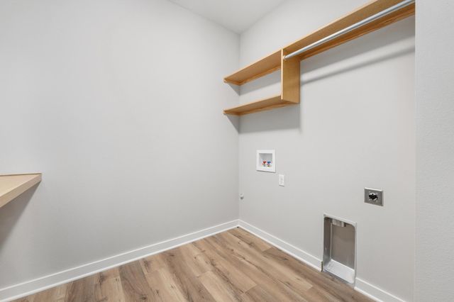 813 N Rainbow Lake St, Wichita, KS 67235