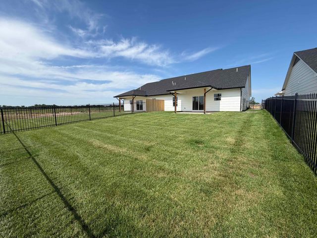 813 N Rainbow Lake St, Wichita, KS 67235