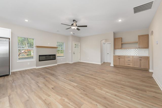 813 N Rainbow Lake St, Wichita, KS 67235