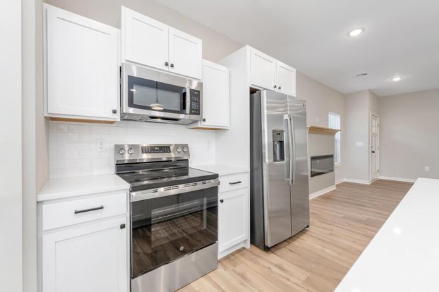 813 N Rainbow Lake St, Wichita, KS 67235