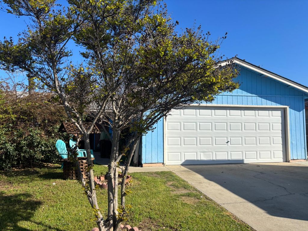 103 Poppy Lane, Clovis, CA 93612