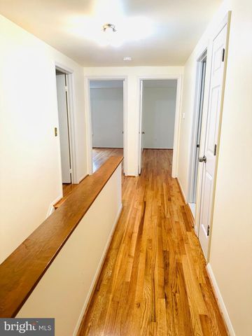 10916 CANDLELIGHT LN, Potomac, MD 20854