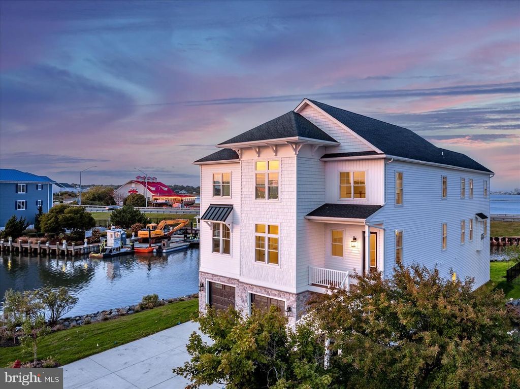 Image 125 of property listing at 12971 INLET ISLE LN, Ocean City, MD 21842