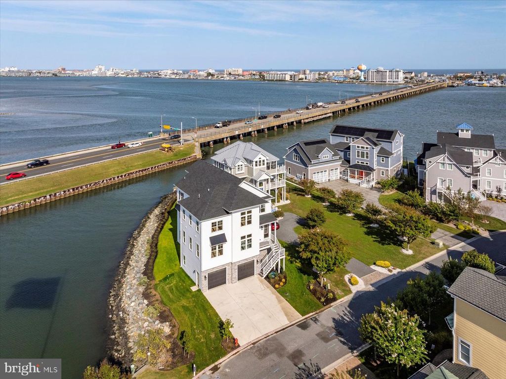 Image 13 of property listing at 12971 INLET ISLE LN, Ocean City, MD 21842