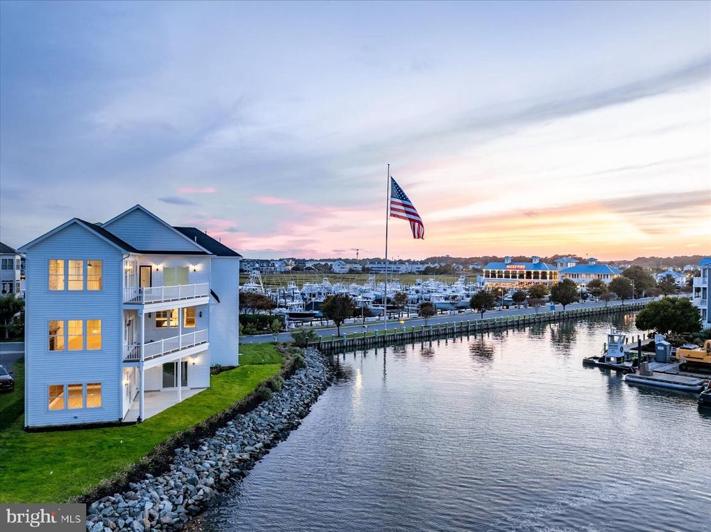 Image 131 of property listing at 12971 INLET ISLE LN, Ocean City, MD 21842