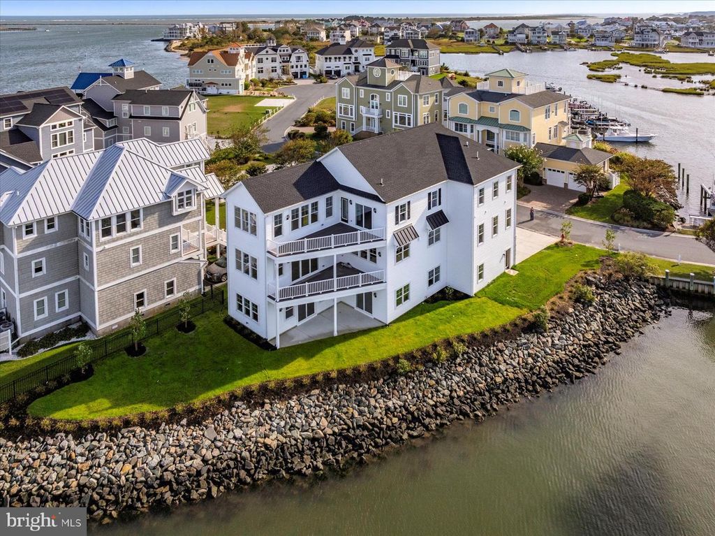Image 14 of property listing at 12971 INLET ISLE LN, Ocean City, MD 21842